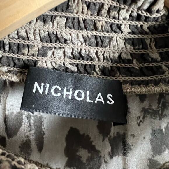 Nicholas Silk Leopard Animal Print Smocked Tie Front Wrap Top Size 4 - Picture 10 of 10